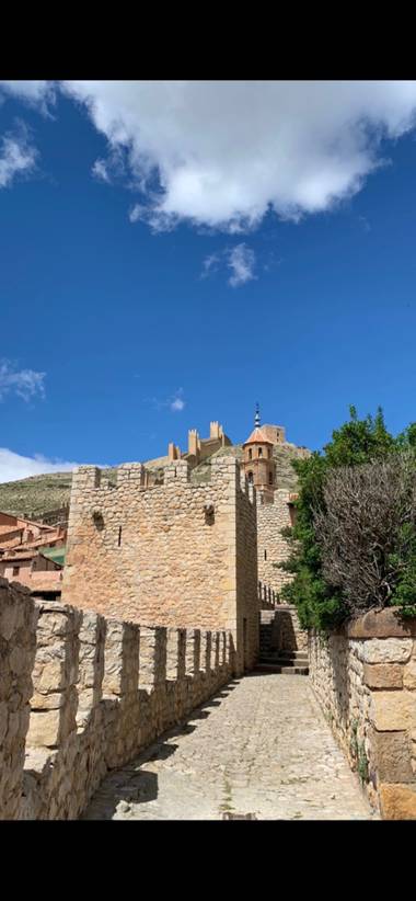 carogv1995 en Hamelin: Paisaje  (Albarracín), #flora21 #albarracin #lugarespreciosos #lugaresconmagia ✨