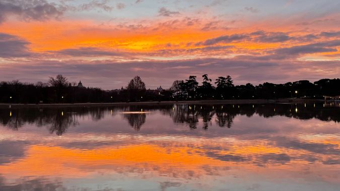 vanerita en Hamelin: Paisaje  (Madrid), Amanecer reflejado en el lago