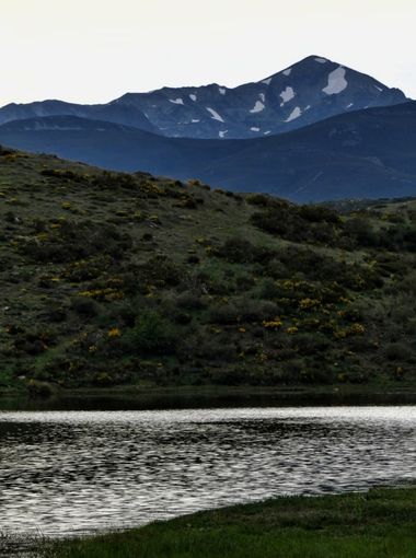 mariale en Hamelin: Paisaje  (Cabrillanes), 📸 #marialemdza #CumpleHamelin 
#primavera2022 #spring2022 #LagoDeBabia #Cabrillanes #ProvinciaDeLeón #Babia  #...