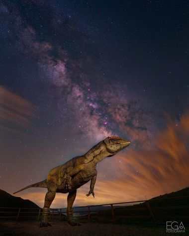 Eduardo Garrobo en Hamelin: Paisaje  (Cornago), Noches de dinosaurios y buena compañía.
Una noche que no prometía por las nubes y apunto de marchar decidim...