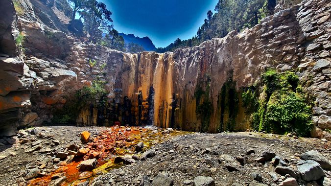 Maria Pérez Gómez en Hamelin: Paisaje  (El Paso), Cascada de Colores en el Parque Nacional de la Caldera de Taburiente 
#parquenacionalcalderadetaburiente ...