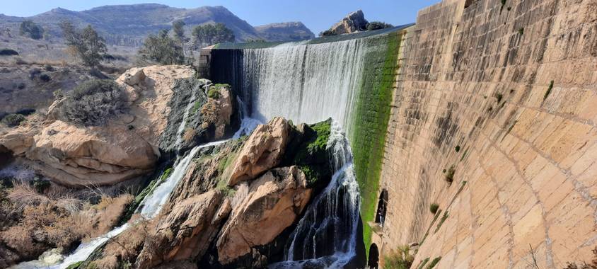 Eliza.loaizac en Hamelin: Paisaje  (Elche), Presa del pantà, la construcción del pantano de elche, se planteó ante la anciante necesidad de agua que padecí...