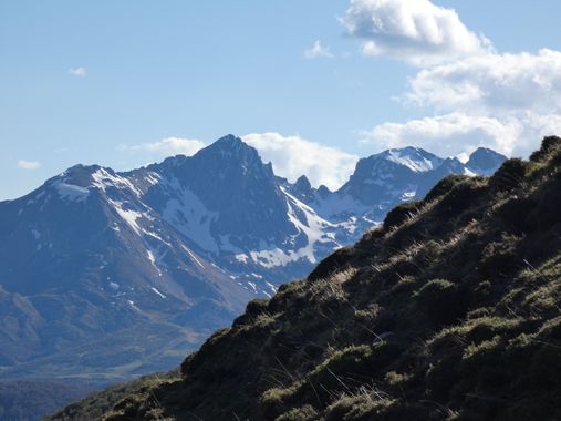 mariale en Hamelin: Paisaje, 
📸 #marialemdza
Ruta del 15/04/2022
#MacizoDeMampodre
#Montaña
#ProvinciaDeLeón
#CordilleraCantábrica 

