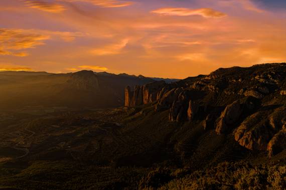 Ana Artiaga en Hamelin: Paisaje  (Loarre), Mirador de Los Buitres, Mallos de Riglos (Huesca)