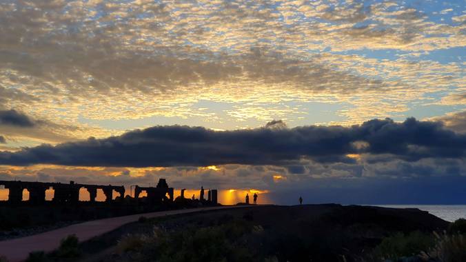 Melchique en Hamelin: Paisaje  (Guía de Isora), «No lo olvides: las puestas de sol hermosas necesitan cielos nublados.» – Paulo Coelho
#alcala #tenerife #l...
