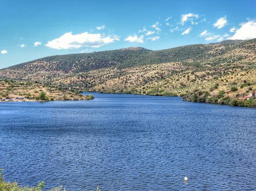 María G Terrones en Hamelin: Paisaje  (San Juan de la Nava), Embalse del Burguillo, río Alberche