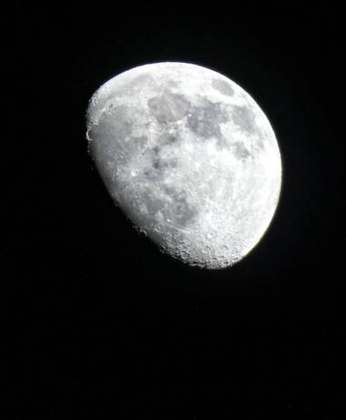 mariale en Hamelin: Paisaje, #luna  #moon 
Lunes, 22/02/2021
No es la mejor pero no puedo evitarlo😅 está preciosa la luna hoy, hasta las estrellas lucen,...