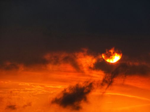 Marcos Valero Espinal  en Hamelin: Paisaje  (Caracas), #astrofotografia #sol #sunsetphotography #cloudphotography #sun #nubes 
