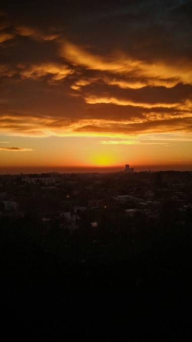 alejandrogeorgeos en Hamelin: Paisaje  (San Pedro), Amanecer de la ciudad.