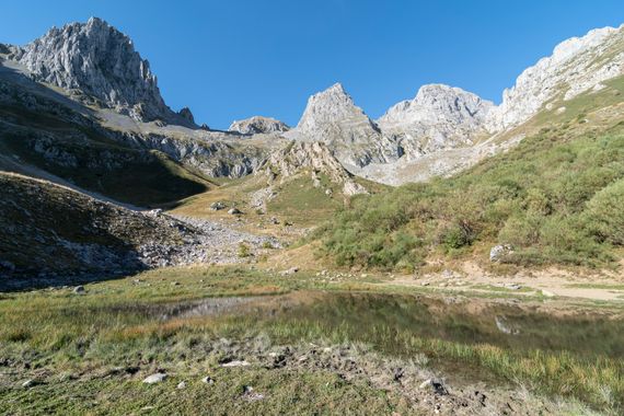 Peremateo en Hamelin: Paisaje  (Maraña), Laguna del Mampodre. León.
#apfb.