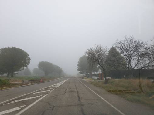 S.- en Hamelin: Paisaje  (Millares), #Hoy hay #más #niebla si cabe #🌫

#BuenosDías #Amanecer #Boira #Fotógrafa #Fotografía2021 #Grises #Húmedos #Camino #S...
