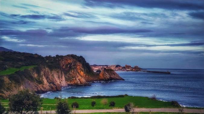 Sortueta en Hamelin: Paisaje  (Castro-Urdiales), Con cualquier color...