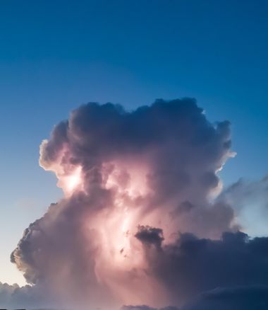 lidiamontserrat48.lm en Hamelin: Paisaje  (Villafranca de Ebro), Nubes y rayos.  No nos ha dejado ni una sola gota pero si imágenes tan bonitas y espectacu...