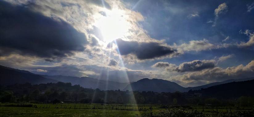 Sortueta en Hamelin: Paisaje  (Castro-Urdiales), Rayos de sol