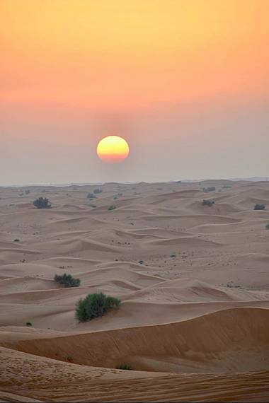 su en Hamelin: Paisaje  (Dubai), Puesta de sol en el desierto 🐪 