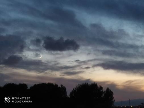 insafkiouah28 en Hamelin: Paisaje  (Tarragona), Precioso atardecer con luna creciente