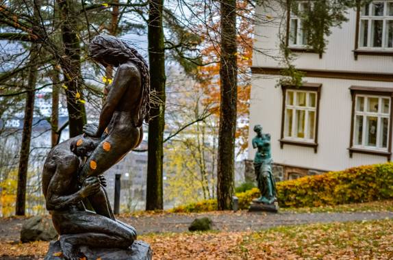 juanielvira en Hamelin: Paisaje, ekebergparken 

#ekebergparken #parquesyjardines #parques #jardines #bosque #art #esculturas #oslo #noruega 
