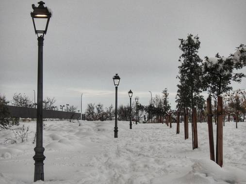 María G Terrones en Hamelin: Paisaje  (Móstoles), El cielo se vuelve blanco en Madrid #Invierno20