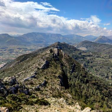 aidalzira en Hamelin: Paisaje  (Jalón), Vistas desde el Castell d'aixa ruta desde llíber a jalón pasando por el punto geodésico (Castell d'aixa) 
#paisaje ...