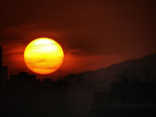 Marcos Valero Espinal  en Hamelin: Paisaje  (Caracas), #astrofotografia #sol #sunsetphotography #cloudphotography #sun #sol #sundown #nubes #sunset 