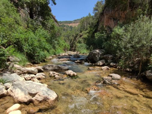 aidalzira en Hamelin: Paisaje  (Castillo de Villamalefa), Ruta acuática en el río Villahermosa hasta Cedraman. #paisaje #cumplehamelin 