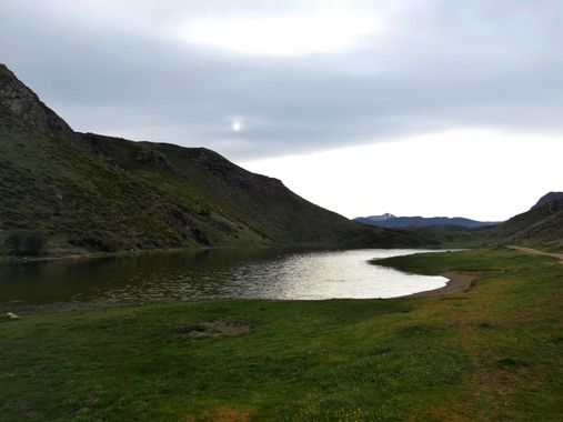 mariale en Hamelin: Paisaje  (Cabrillanes), 📸 #marialemdza #CumpleHamelin 
#primavera2022 #spring2022 #LagoDeBabia #Cabrillanes #ProvinciaDeLeón #Babia  #...