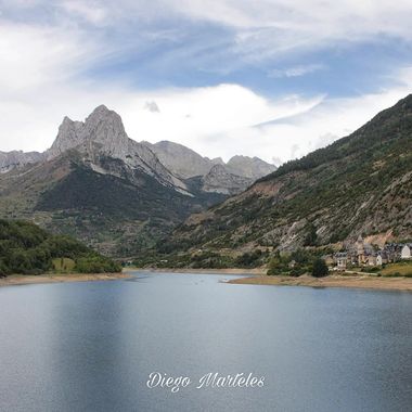 Diego en Hamelin: Paisaje  (Sallent de Gállego), #canon #canonphotography #paisaje #landscape #agua #water #montañas #mountains #foratata #pantanodelanuza ...