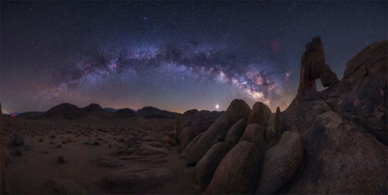 Julio.castro.pardo en Hamelin: Paisaje  (Lone Pine), Panoramica nocturna tomada en la zona de Alabama Hills en EEEUU con este pequeño arco de piedra que re...