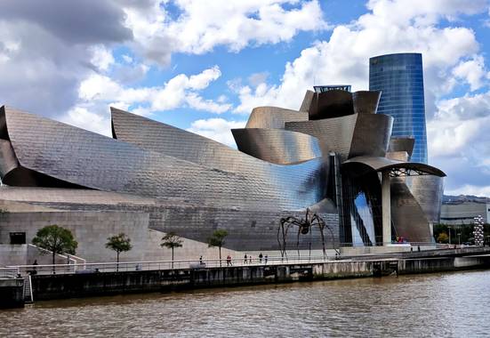 Sandra Quintero en Hamelin: Paisaje  (Bilbo), Hoy, 19 de octubre, se cumplen 23 años de la inauguración del Guggenheim. 