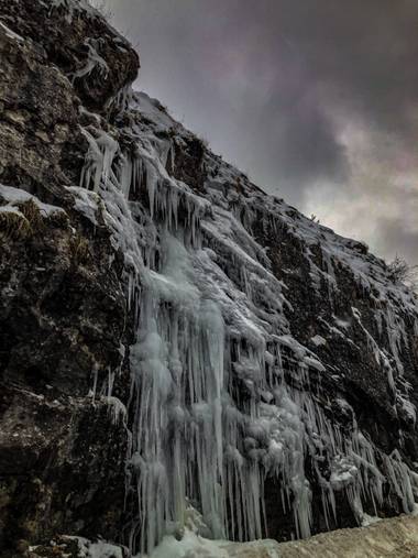 Henar en Hamelin: Paisaje  (Navarra), #hielo #invierno20  #paisajehamelin 