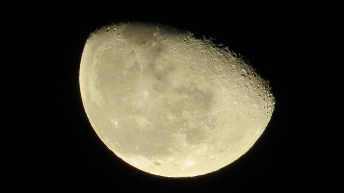 Solerantonio2 en Hamelin: Paisaje  (Almería), La luna está media noche
