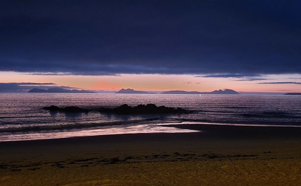 Mpordom en Hamelin: Paisaje  (Vigo), Playa de Samil, Vigo
 #nocturnos #landscape #agua #beach #colours #amazing #capture #instamoment 