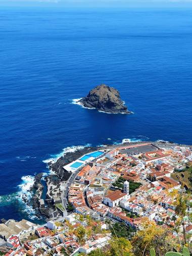 Melchique en Hamelin: Paisaje  (Garachico), Garachico, un pueblo histórico. La foto está tomada desde el mirador de Atalaya ( el Tanque) 
#tenerife #canari...