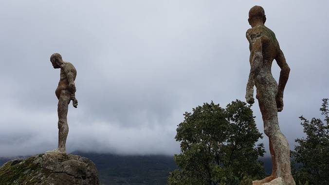 Ana Guillén en Hamelin: Paisaje  (El Torno), Monumento: El Mirador de la Memoria, en El Torno, Cáceres.