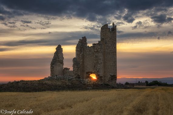 Josefacalzado en Hamelin: Paisaje  (Santo Domingo-Caudilla), Atardecer en las ruinas del Castillo de Caudilla con un tímido sol que asomó al final por la p...