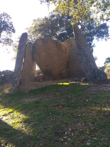 Jositocerro en Hamelin: Paisaje  (Valencia de Alcántara), Dolmen zafra 4