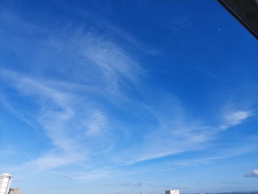 Mpinfante en Hamelin: Paisaje, Las nubes han dibujado un ave en pleno vuelo