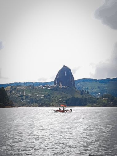 Alejo en Hamelin: Paisaje  (Guatapé), #landscape