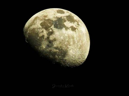 Juankafv en Hamelin: Paisaje  (Málaga), Hoy quiero mostrar los colores de la luna 😉,A veces tenemos que imaginar ver sus colores o preguntarnos cómo sera,...
