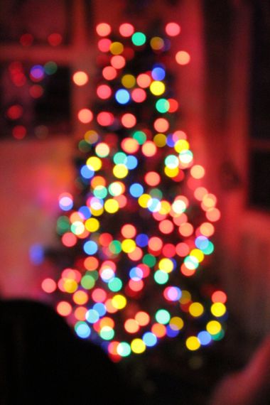 XxPrOzMeNxX en Hamelin: Paisaje, #navidad #christmas #noche #night #luces #light #arbol #tree #oscuridad #dark #colores #colors #azul #blue #rojo #red #am...