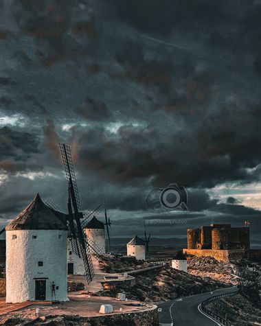 David  en Hamelin: Paisaje  (Consuegra), #molinosdeviento #molinos #consuegra #castillo #paisaje #nubes #love #espectacular #foto #fotografia #photo #photo...
