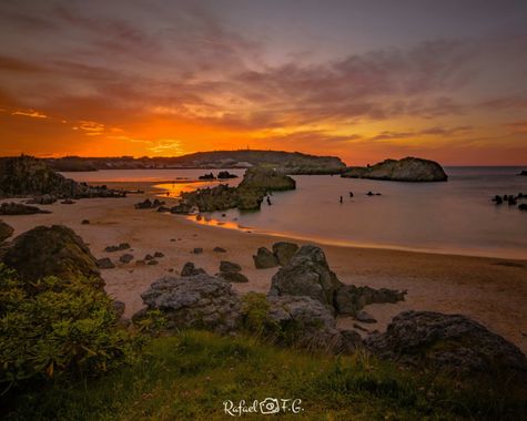Rafeel FG en Hamelin: Paisaje  (Noja), Playa de Ris en Noja, largo arenal salpicado de islotes, que supera el kilómetro de longitud

#atardecer #playa #cos...