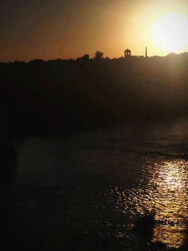 Susana-oda en Hamelin: Paisaje  (Córdoba), Imagen del río Guadalquivir, a su paso por Córdoba, desde el puente romano.