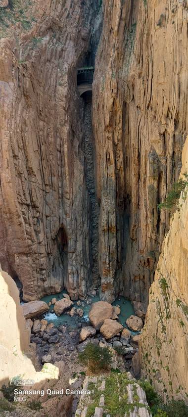 Apasnau75 en Hamelin: Paisaje  (Ardales), Parte del Desfiladero de los Gaitanes, Cañón natural por donde fluye el Río Guadalhorce y que corta la respiració...