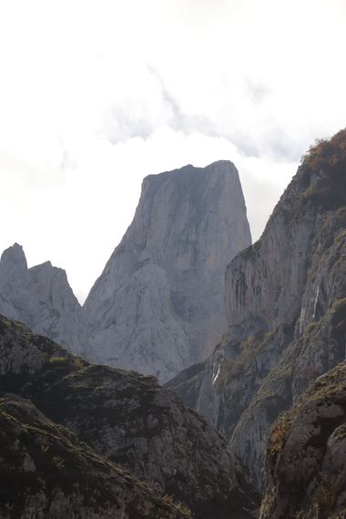 Eritz.cortazar en Hamelin: Paisaje  (Posada de Valdeón), Pico Urriellu
.
.
.
#bulnes #picosdeeuropa 