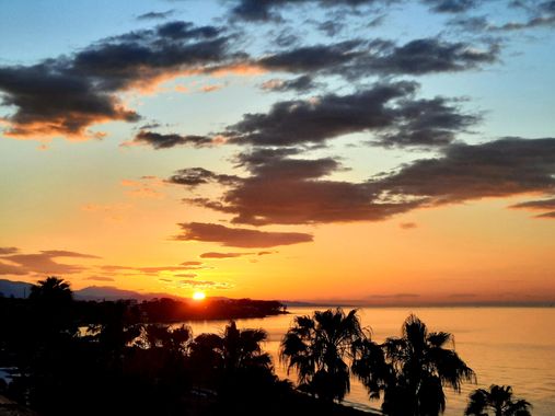 Naomi en Hamelin: Paisaje  (Estepona), #paisajenatural#cielobonito#amanecer#mardealborán 