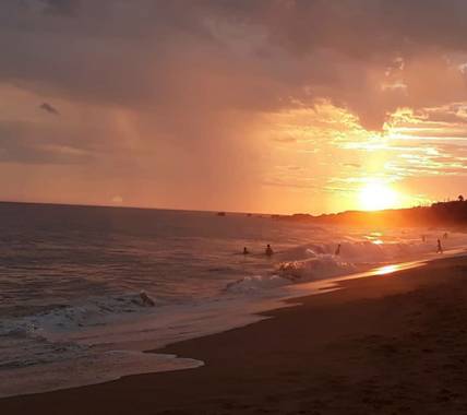 K.loresosa en Hamelin: Paisaje, Atardecer con lluvia en una parte del mar