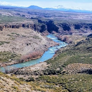 porroalejandra7 en Hamelin: Paisaje  (Municipio de Loncopué), #agua #montaña #rurales#paisaje
Río Agrio con una longitud de 400 km y un ph 4 de acides...qu...