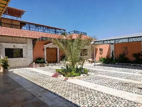 فيلا للبيع على طريق المطار الجسر الرابع