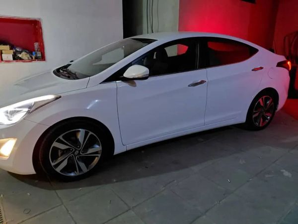 هيونداي إلنترا 2014